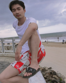 不是耀眼男人